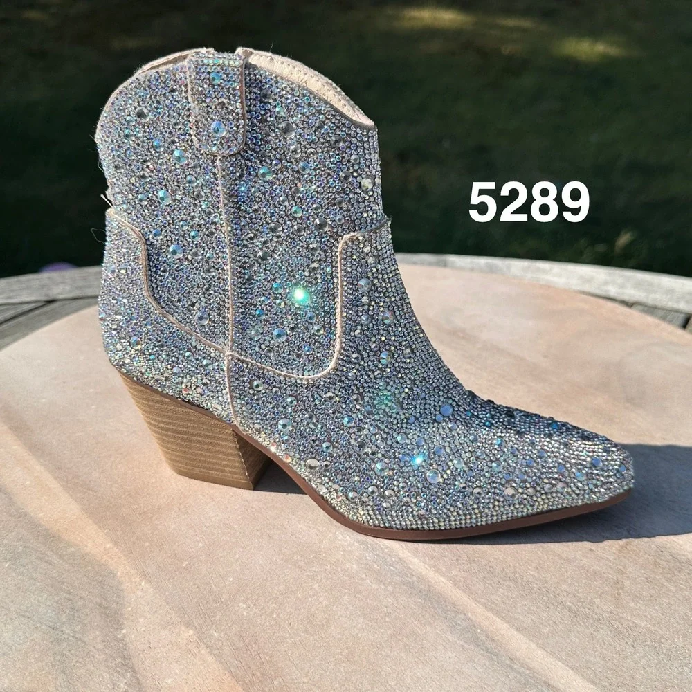 Cushionaire Bravo Womens Rhinestone Western Ankle Boots Iridescent Silver 6.5